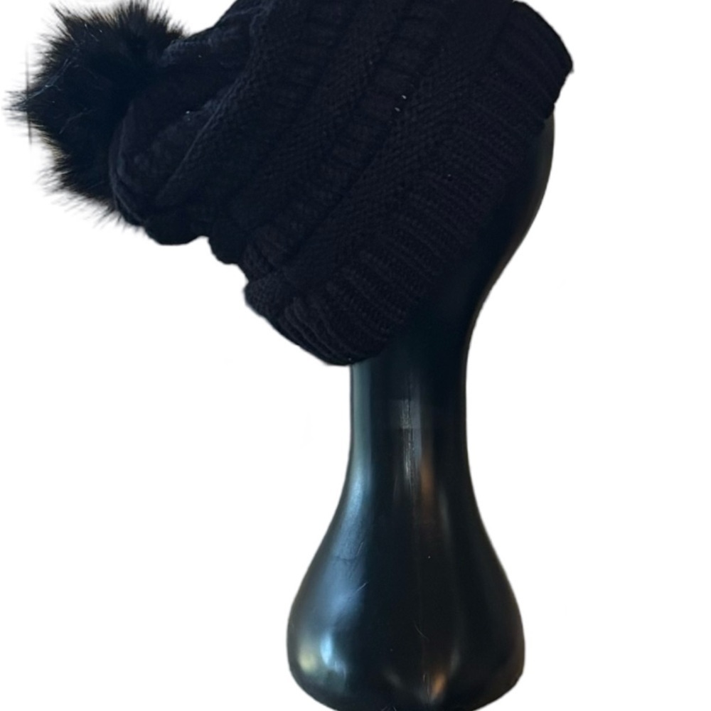 Queenfur Thick Cable Knit Winter Beanie With Faux Fur Pompom